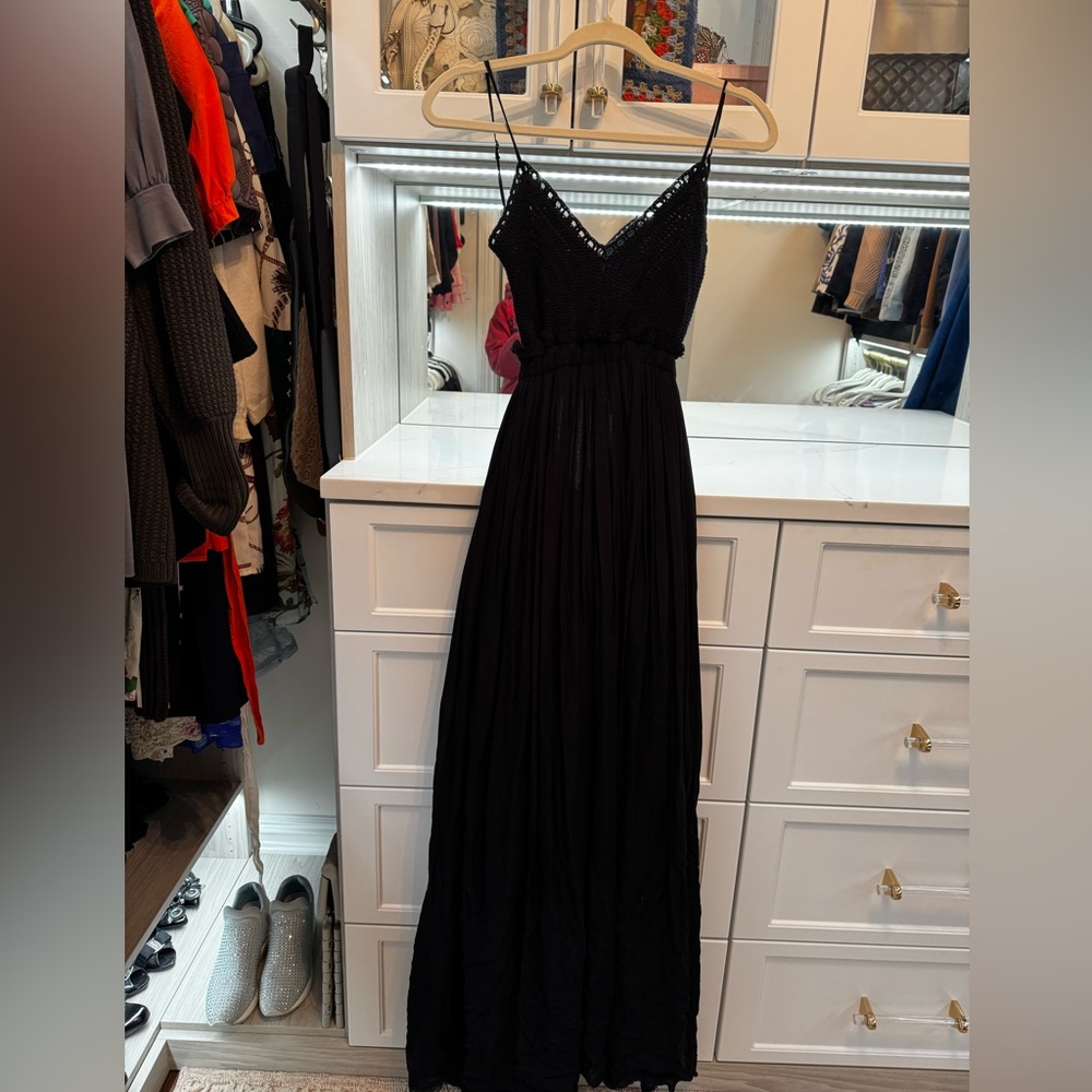 Miss Avenue Black Maxi Dress NWOT Open back. Size Small